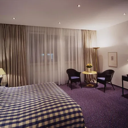 Hecker's Kurfuerstendamm 4*