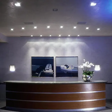 Hecker's Kurfuerstendamm 4*