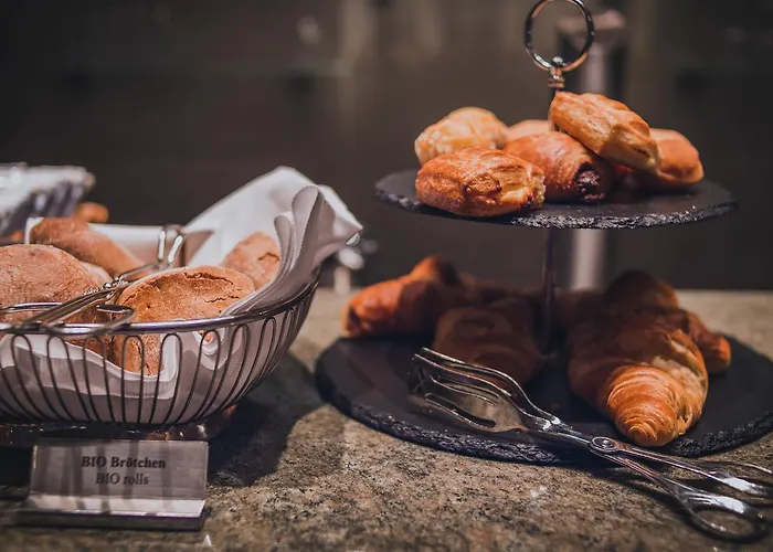 Hecker's Kurfuerstendamm 4*